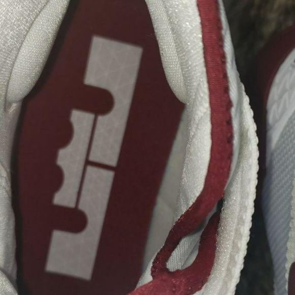 Nike Zoom White & Burgundy‎ 17 basketball Shoes main image 4